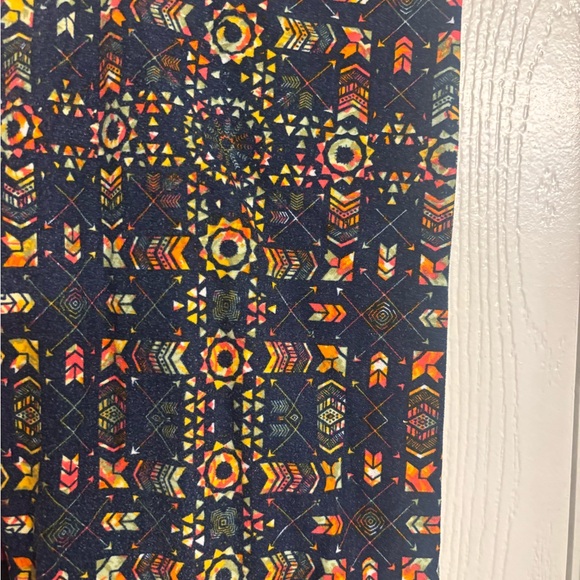 Colorful Patterned Leggings Set - Picture 6 of 14